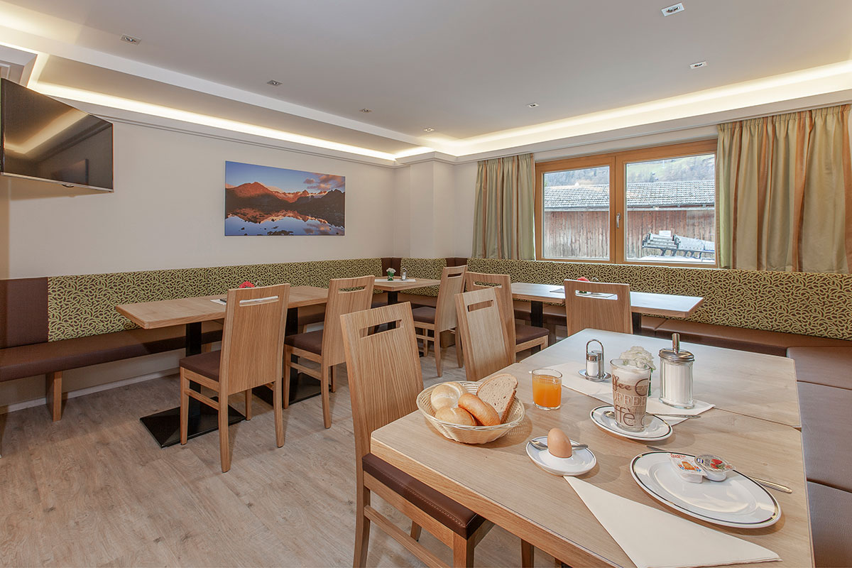 Bread service for flat guests